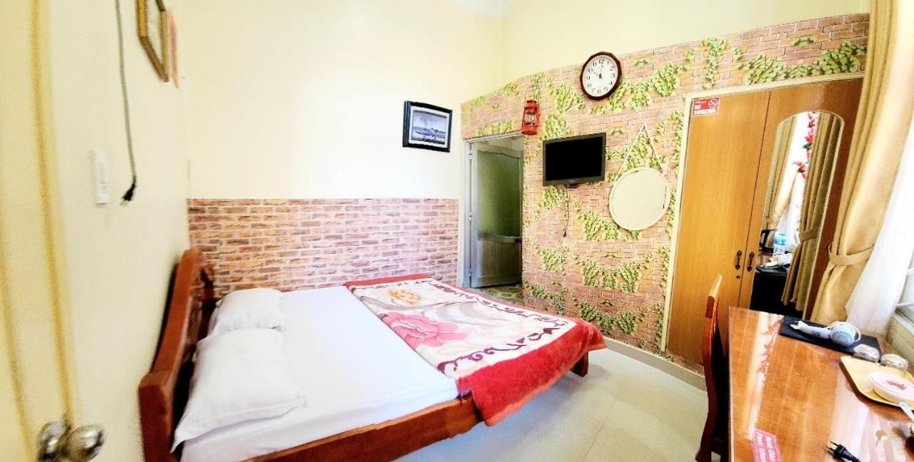 Binh Dao Hotel - Khach San Ngay Trung Tam Gia Re Далат Экстерьер фото