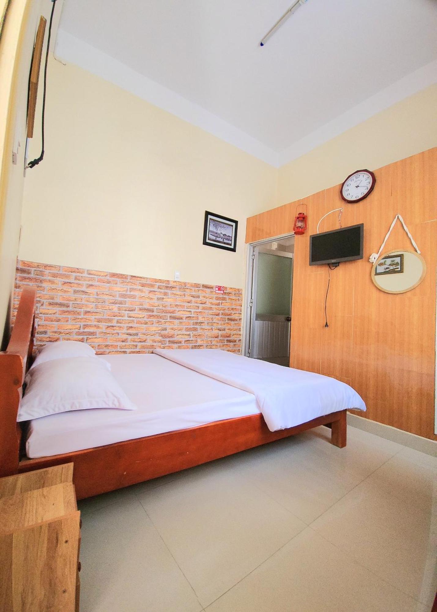 Binh Dao Hotel - Khach San Ngay Trung Tam Gia Re Далат Экстерьер фото