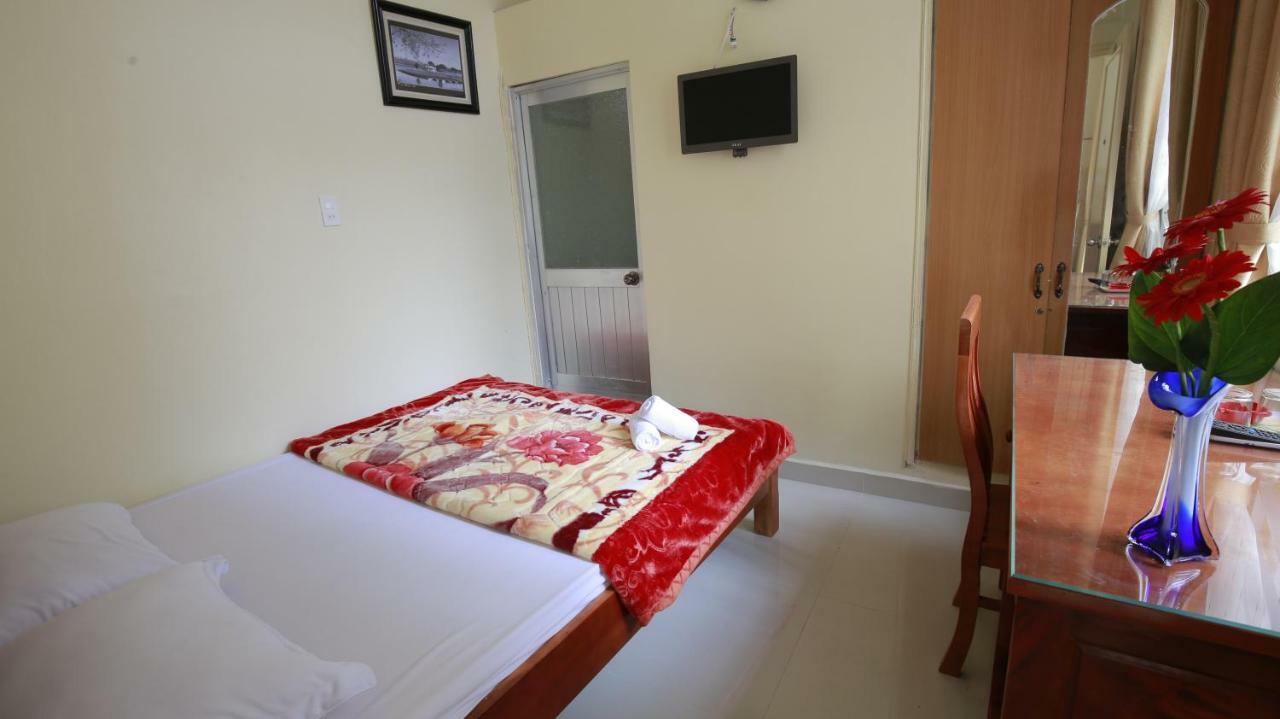 Binh Dao Hotel - Khach San Ngay Trung Tam Gia Re Далат Экстерьер фото